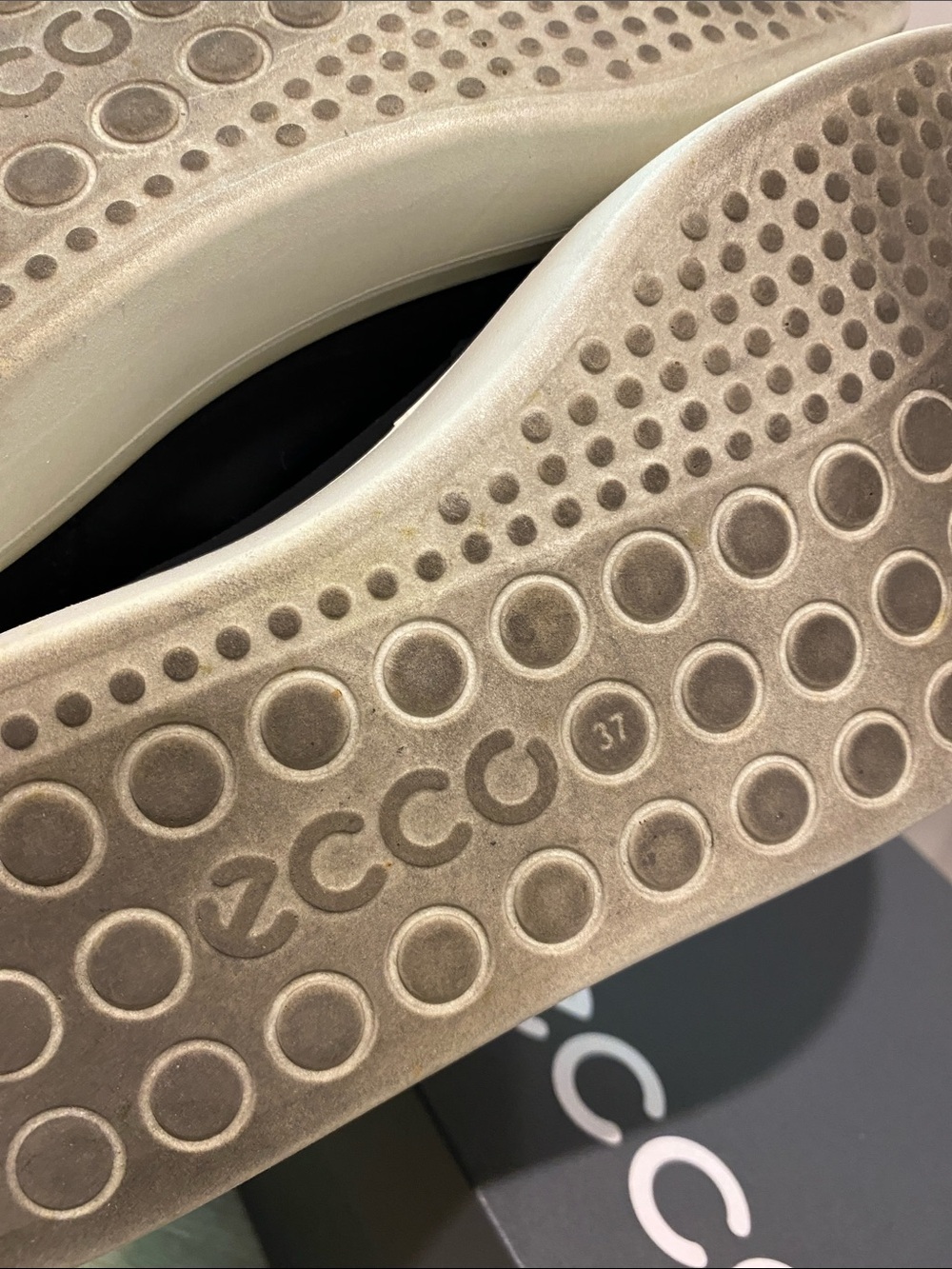 ECCO - Picture 7 of 11